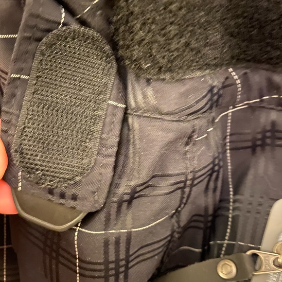 Women’s ski pants- Medium~Mountain Hardware - Picture 6 of 6